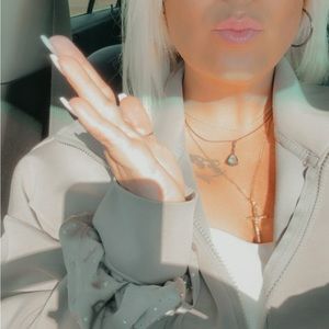 Meet your Posher, Cassandra